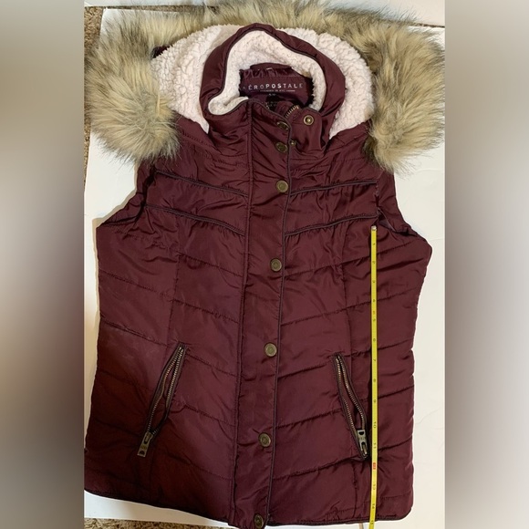 Aeropostale sleeveless puffer jacket with faux fur hoodie in size Small Petite - Picture 12 of 12